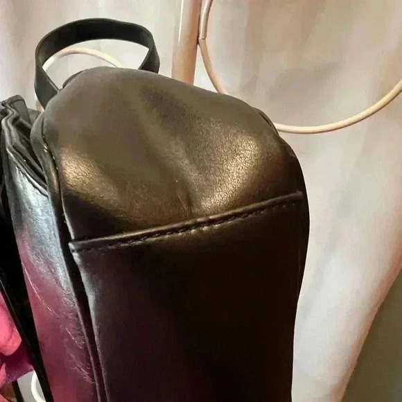 Mano Black Leather classic style shoulder bag - Picture 8 of 12